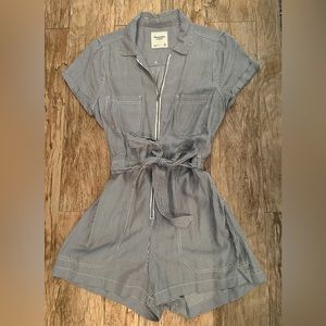 Abercrombie and Fitch zip-up romper- size medium